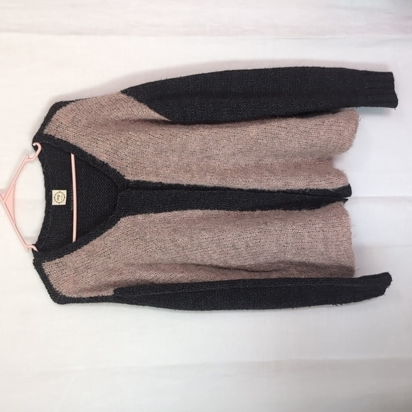 AG by Aquagirl Charcoal Grey Pale Pink Snap Front Cardigan Size Medium - Picture 1 of 4